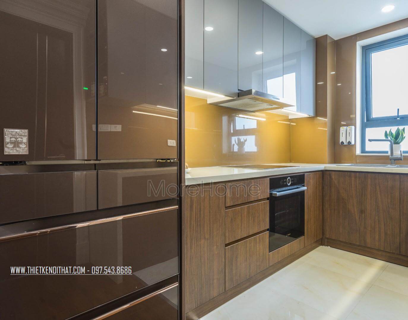 Tủ bếp công nghiệp chung cư là sự kết hợp chất liệu acrylic và laminate Mẫu tủ bếp gỗ công nghiệp đẹp hiện đại và chất lượng